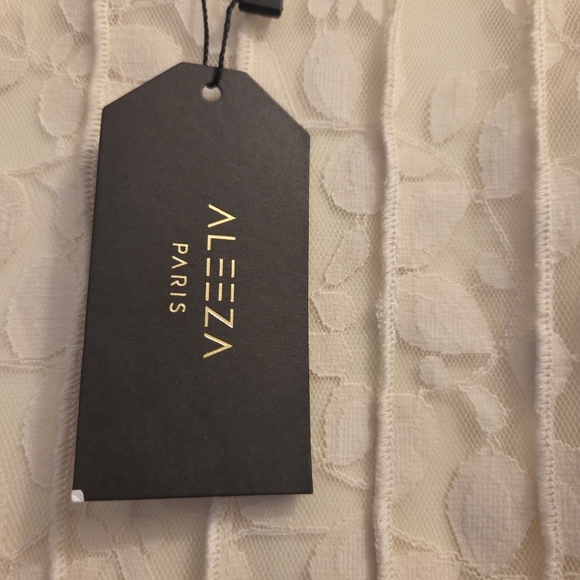 Aleeza Chic Cream Lace Long Sleeve Blouse - Picture 2 of 11